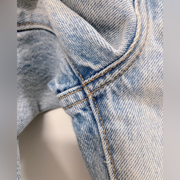 Levi’s Premium Wedgie Straight Distressed Jeans — Size 26 (Medium Wash) - Picture 10 of 15